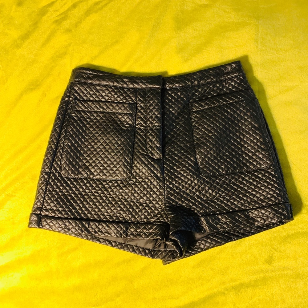 Topshop Quilted Black Shorts - Picture 6 of 10